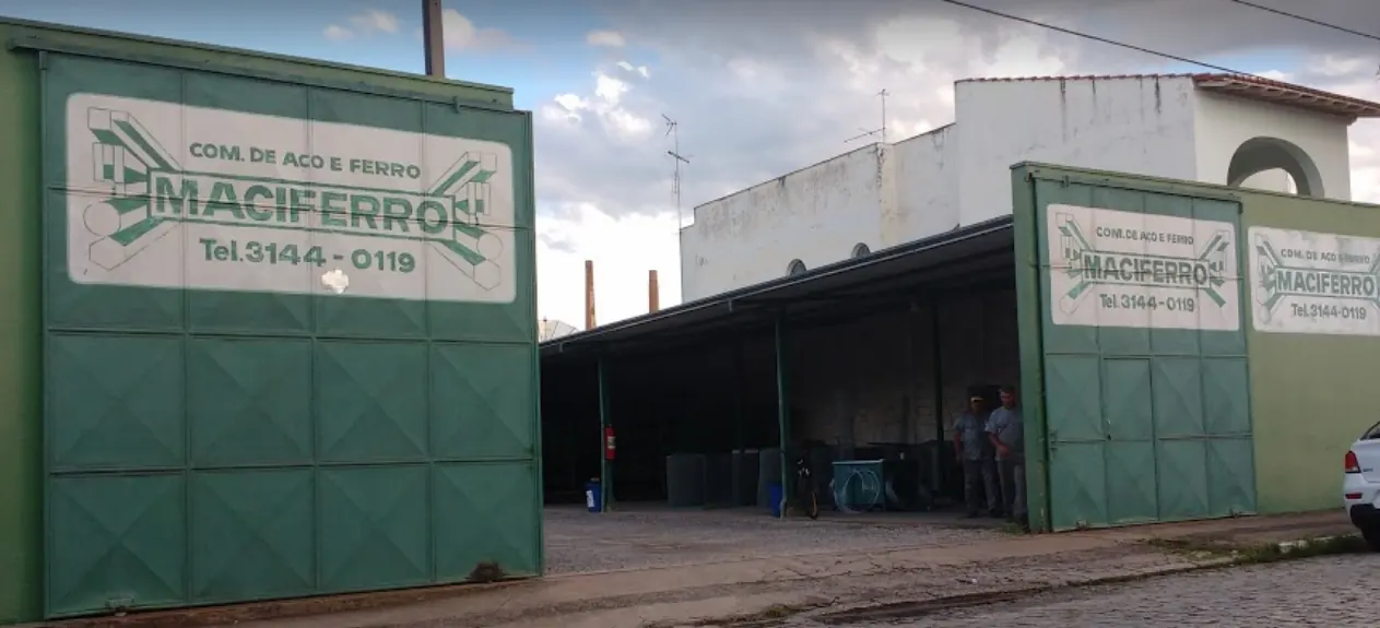 Fachada da Maciferro Comércio de Aço e Ferro em Cruzeiro/SP